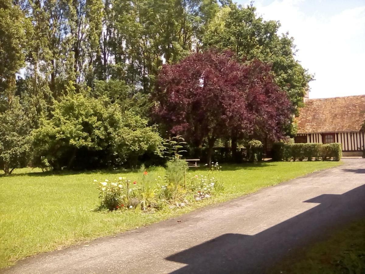 La Ferme Des Vignes Hotot-en-Auge Exterior foto